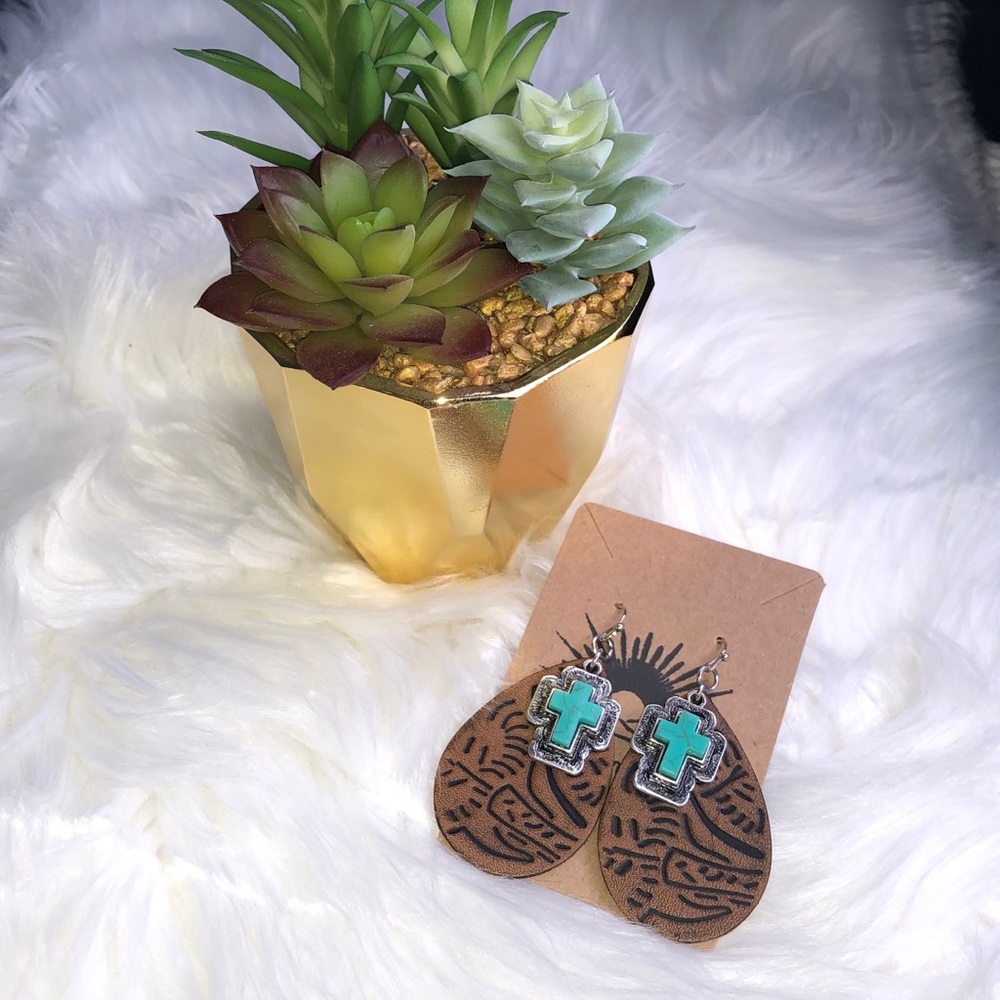 Leather and turquoise earrings